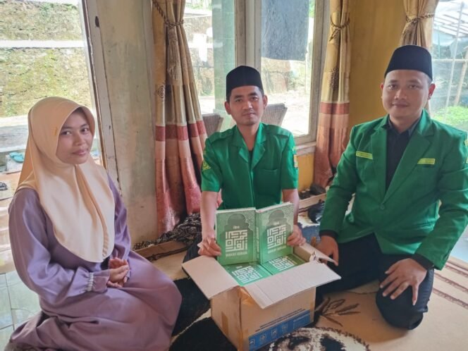 Hujan Deras Sebabkan Banjir Bandang di Cipari, MDTU Assyafiiyah Terdampak – PAC GP Ansor Tegalbuled Salurkan Wakaf Al-Qur’an