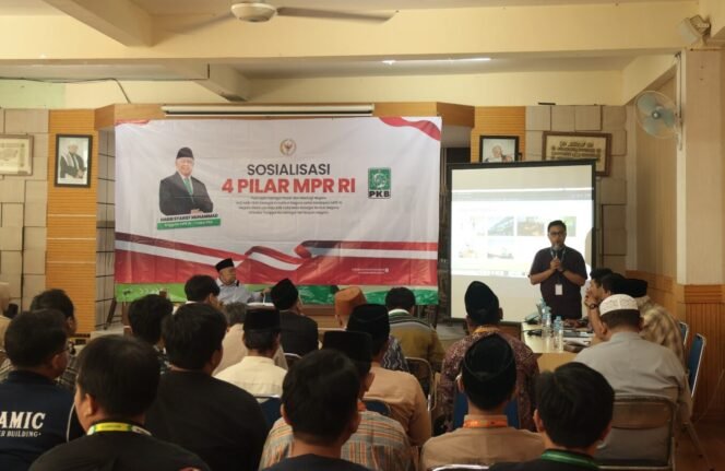 
					Habib Syarief : Tegaskan Fondasi Empat Pilar Tak Bisa Ditunda