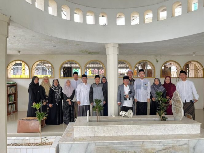 
					Merawat Akar, Menjemput Fajar: Ziarah Ruhani Santri Nurul Huda Menyusuri Jejak Masyayikh Sukabumi dalam Menyambut Ramadhan