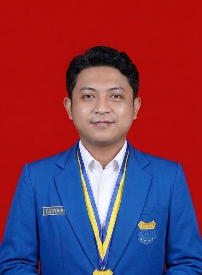 
					Ahmad Busyairi, Sang Maestro yang Memainkan Simfoni Pengabdian hingga Takdir Menutup Tirai Kehidupan